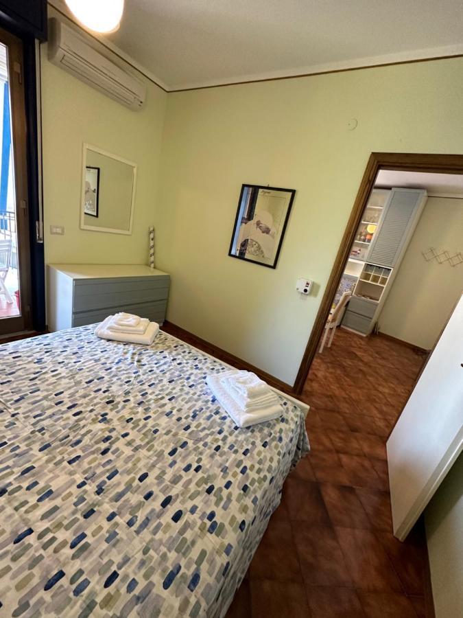 Roberto House Beach - Taormina Mare Giardini-Naxos Extérieur photo